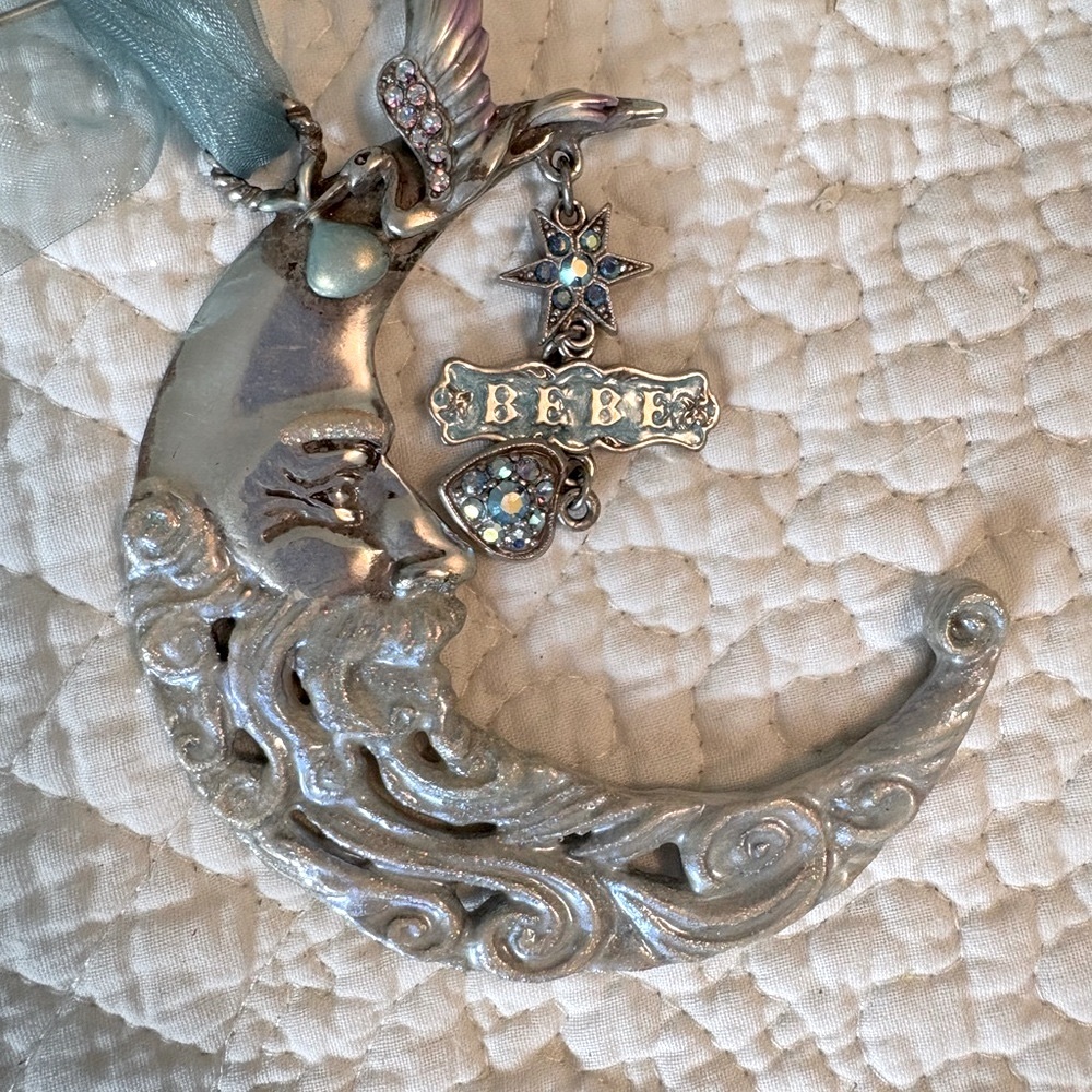 Kirk’s Folly Bebe “Good Night Moon” ornament. Rare!Beautiful!❣️